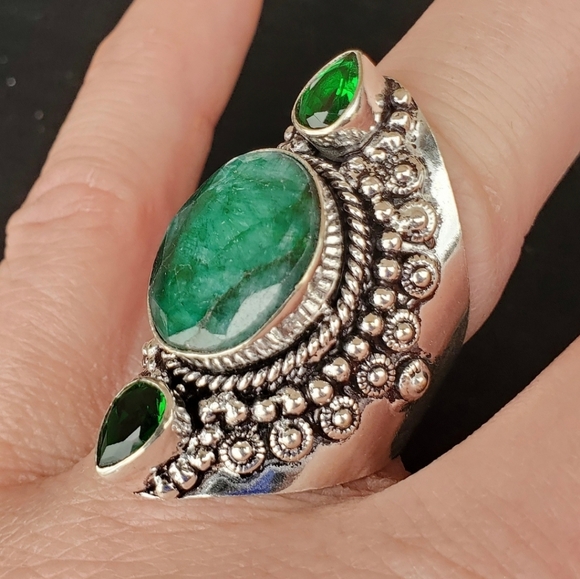 New Emerald and Peridot 925 Silver Statement Ring. - Picture 11 of 16